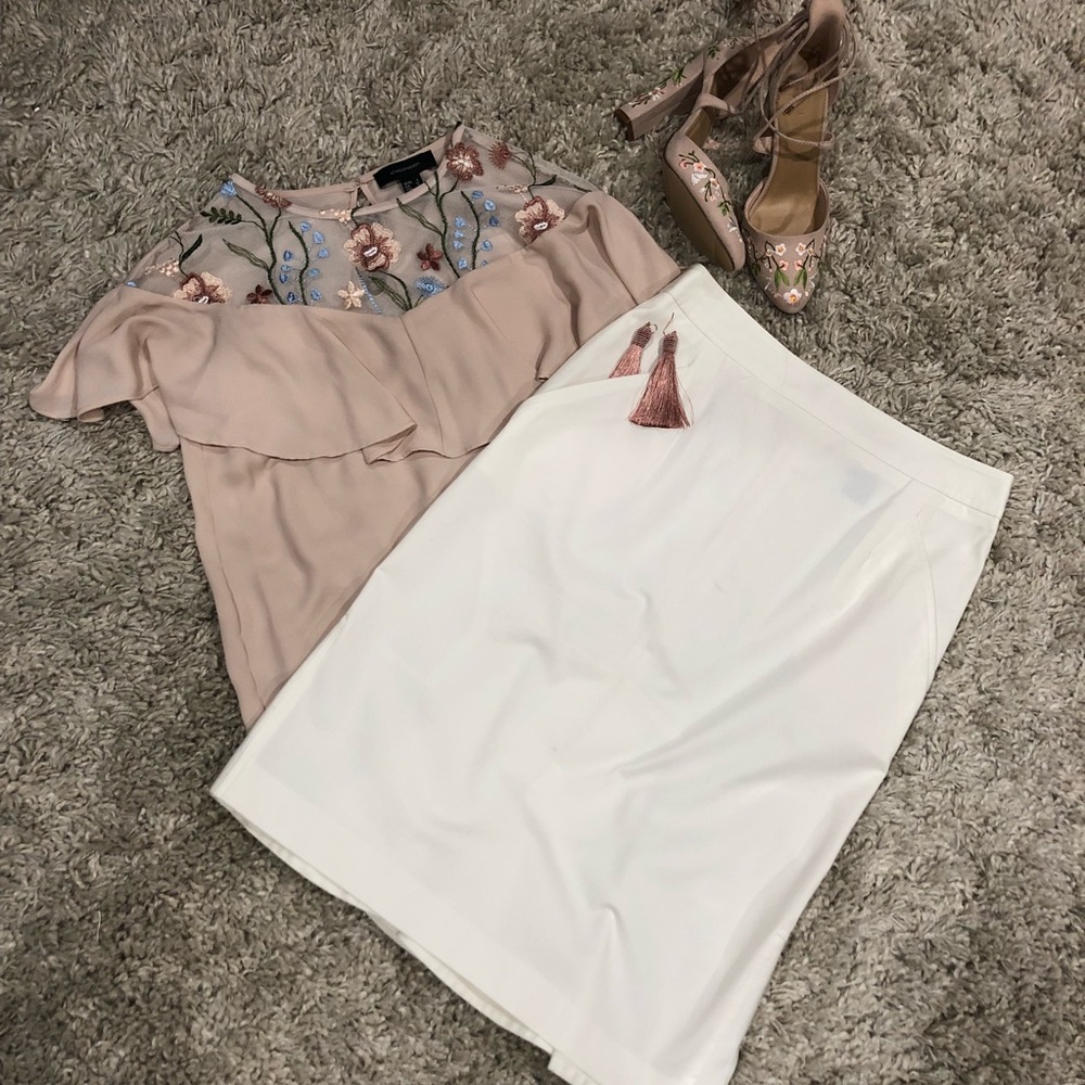 White pencil skirt, size 4